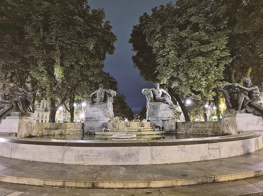fontana angelica di Piazza Solferino